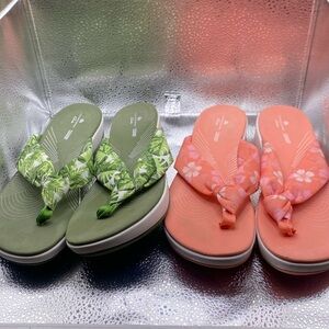 NWOT Clark’s Cloudsteppers Sandles 2 pairs size 10